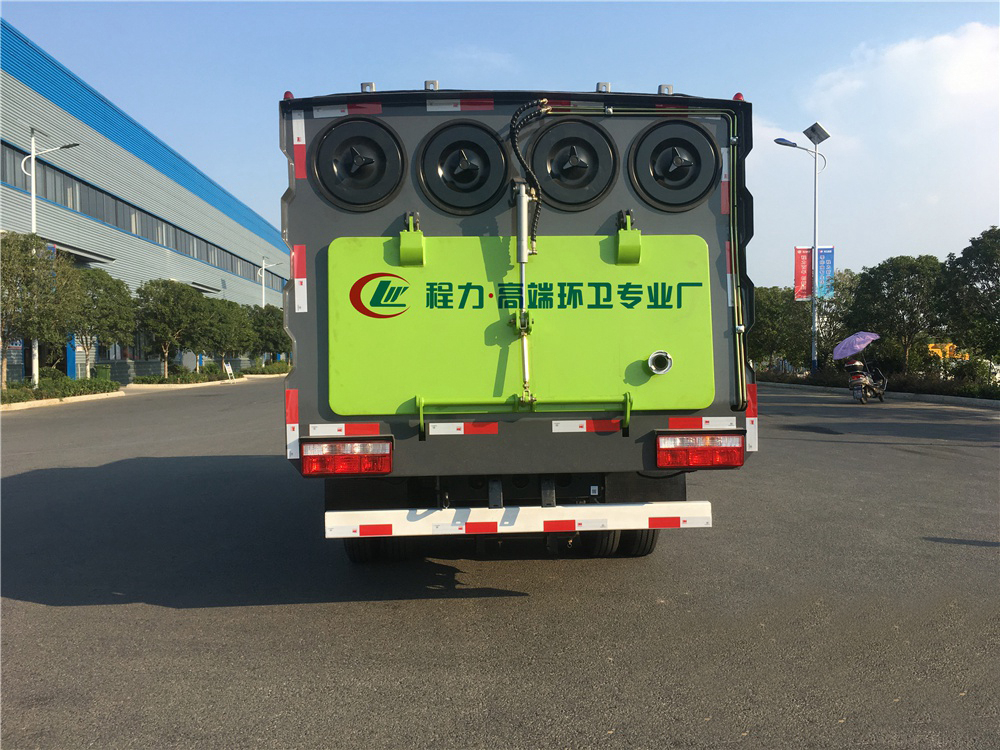 国六1方水 4方尘东风多利卡 吸尘车